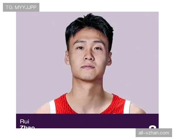 赵睿出门随手背个运动包，里面东西看着就比我半年工资还贵